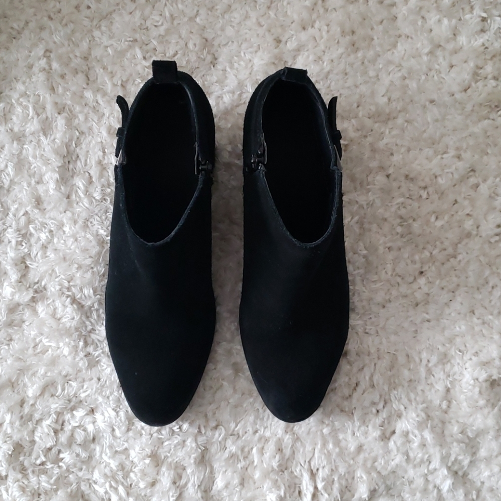 Black heeled suede booties 🖤 - Picture 3 of 9